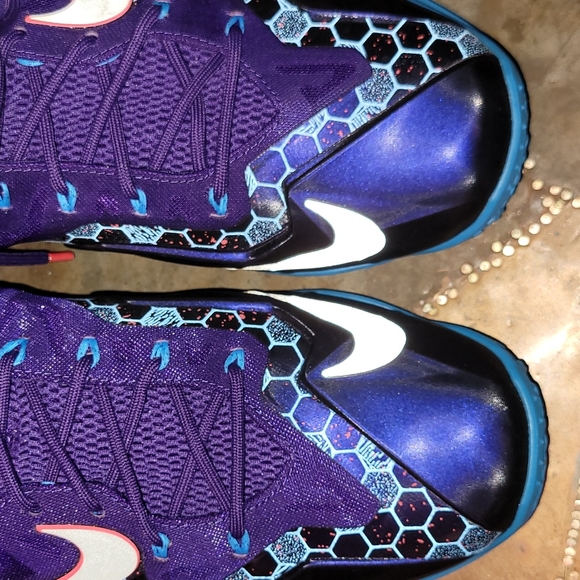 2014. Lebron XI. Size 14. Charlotte hornet colorway. With original box. Worn 1 - Picture 8 of 16